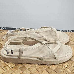 Cuccoo Strappy Cream Sandals NWOT